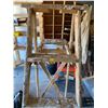 Image 2 : 6 Foot Wood Ladder