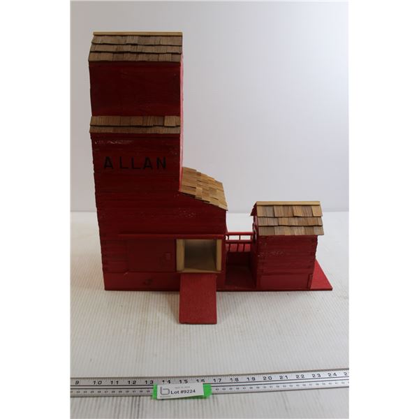 Allan Pool Elevator Model - 6 x 18 x 19H