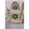Image 2 : Indigenous Beaded Elk Skin Gauntlet Mittens w/ Rabbit Fur Cuffs - Synthetic Lined