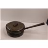 Image 2 : 1890's Gatemarked Cast Iron Pot w/Lid & Handle