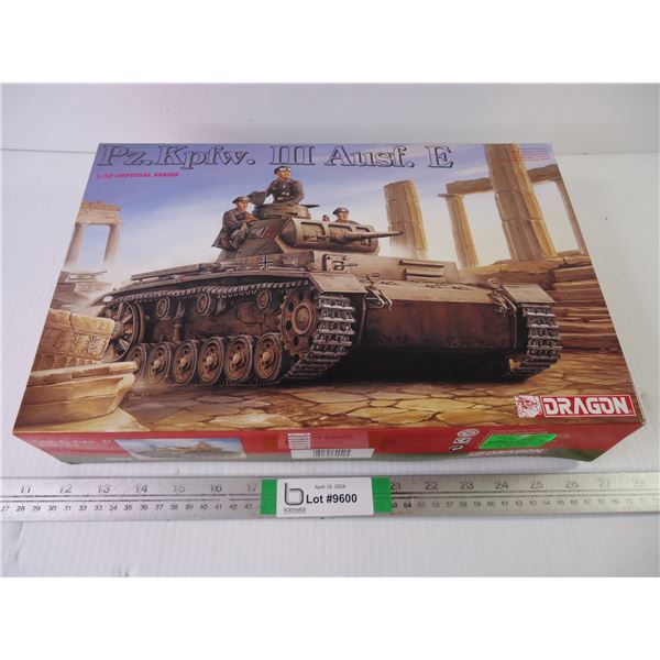 1:35 Imperial Series Pz.Kpfw. III Ausf. E Model Kit