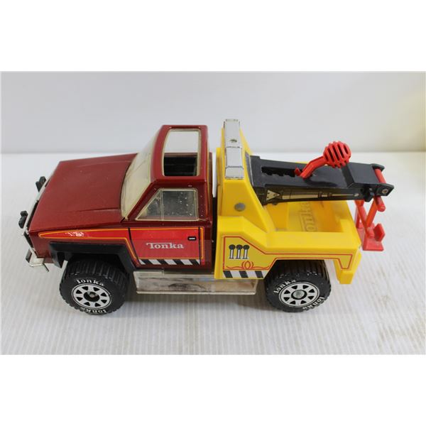 Tonka Toy Tow Truck