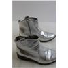 Image 4 : Retro Silver Coloured Short Heeled Boots - Size 4