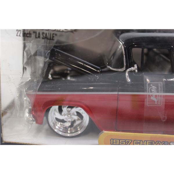 ミニカー Jada 1/24 Dub City OldSkool 1957 Chevy s-l400.jpg