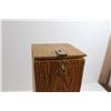 Image 8 : Thermos with Wooden Box