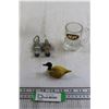 Image 1 : A&W Miniature Glass Mug, (2) Inuit Keychains, Miniature Plastic Duck