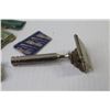 Image 5 : Gem Junior Razor, Variety of Razor Blades