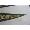 Image 3 : Statue of Liberty and Empire State Building Pennants - Largest Measures 27" x 9"