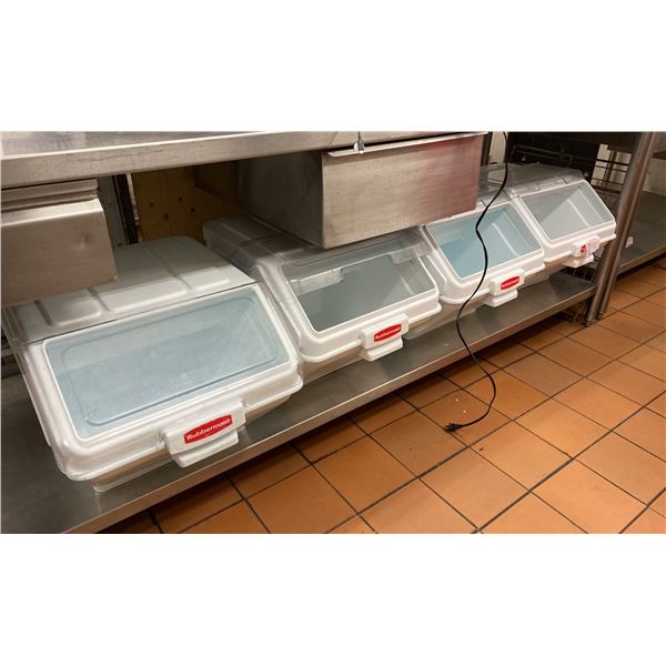 4 RUBBERMAID FOOD STORAGE BINS 19  WIDE