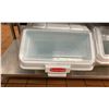 Image 2 : 4 RUBBERMAID FOOD STORAGE BINS 19" WIDE