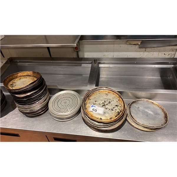 GROUP LOT OF ASST PIZZA/BAKING PANS-OVER 60 PIECES