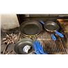 Image 1 : GROUP OF 7 THERMALLOY TEFLON COMMERCIAL FRY PANS