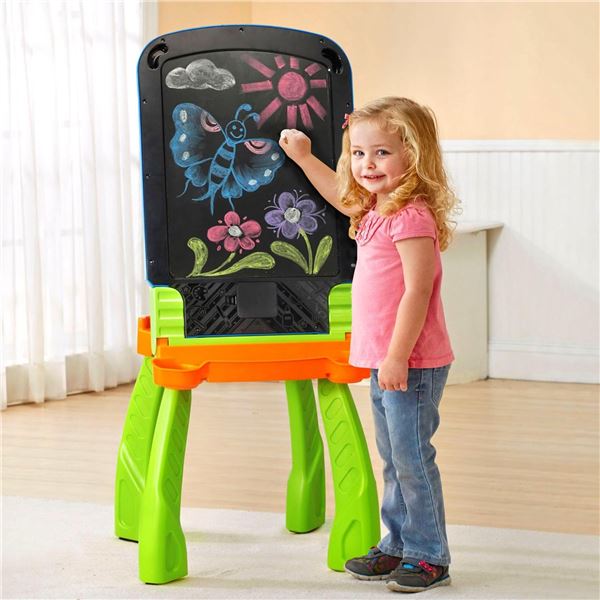 NEW WITH BOX VTECH DIGIART CREATIVE EASEL