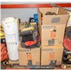 Image 1 : PALLET OF TOOLS AND EQUIPMENT