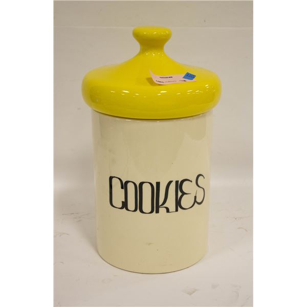 LARGE CERAMIC COOKIE JAR