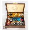Image 1 : ESTATE JEWELERY BOX FULL OF JEWELERY