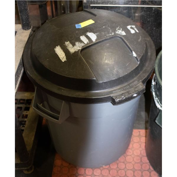 GARBAGE CAN WITH LID 22  HIGH