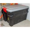 Image 1 : NEW RUBBERMAID ACTION PACKER LOCKABLE TOTE 90.8L