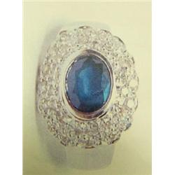 Sapphire and diamond 14k white gold lady's ring sapphire, oval, faceted, approx. 1.5 carats, translu