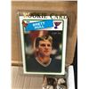 Image 2 : MINT FACTORY SET 1988 O-PEE-CHEE HOCKEY (BRETT HULL ROOKIE CARD)