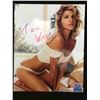 Image 1 : TRICIA HELFER SIGNED 8 X 10 (GCG HOLO)