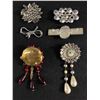 Image 2 : Vintage Rhinestone Brooch Lot