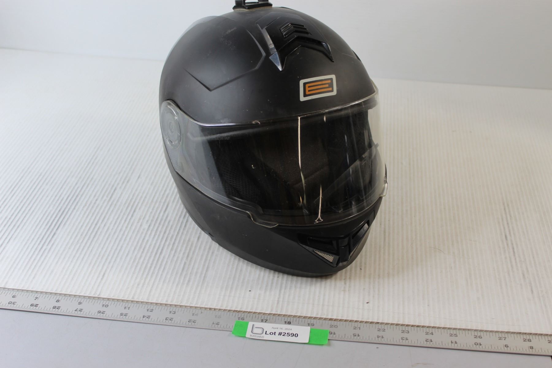 ECE-R Medium Modular Helmet - Bodnarus Auctioneering