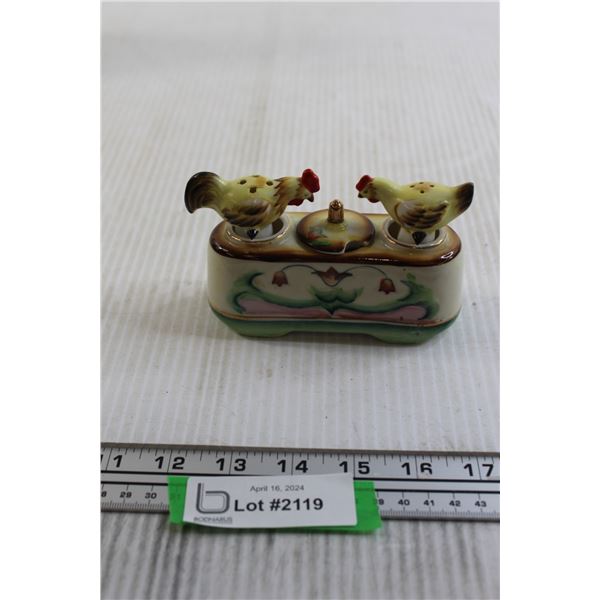Chicken Bobbing Salt and Pepper Shakers
