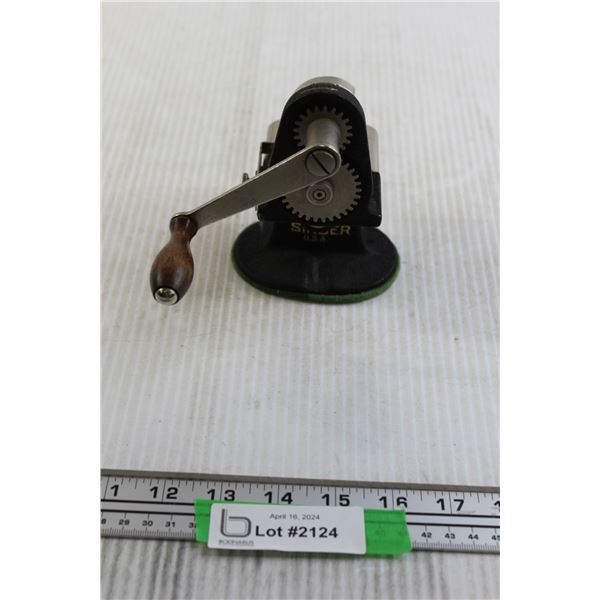 Singer Pinking Hand Crank