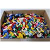 Image 2 : Assorted Lego Pieces