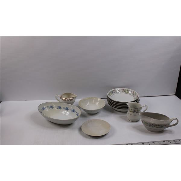 (6) Floral Towne House Fine China Bowls, Gravy Boat, Cream Pitcher, Swirl China Saucer, China 384 Se