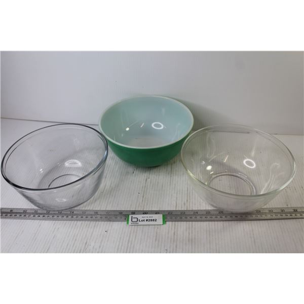 (2) Pyrex Mixing Bowls (1) Anchor