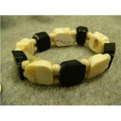 CHOICE on 2 Ivory and baleen bracelets (2)