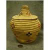 Image 1 : Yup'ik grass basket with dyed grass designs and lid- 7" tall