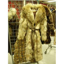 Lady's full length wolf coat size medium (28)