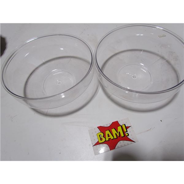 2 Plastic bowls