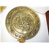 Image 1 : Round Brass Plate - Pub