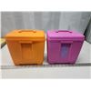 Image 10 : Pink & Orange containers - filled with kid's small 33rpm vinyl records