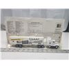 Image 4 : John Deere parts express, model semi truck and trailer - sealed