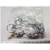 Image 10 : Bag of assorted costume jewelry