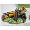 Image 6 : 2 Collectible figurines - Avon figurine & "Lazy Life" nature craft figurine