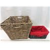 Image 1 : two wicker baskets