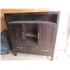 Image 2 : beautiful hutch 52T x 48 L x 18 D
