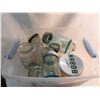 Image 5 : tote of vintage glassware