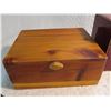 Image 2 : two jewelry boxes