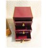 Image 4 : two jewelry boxes