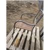 Image 3 : woven lawn chair