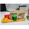 Image 3 : 3 Vintage Fisher Price playsets