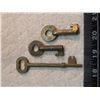 Image 1 : 3 antique lock keys