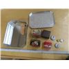 Image 1 : Lot of small tins and misc. items